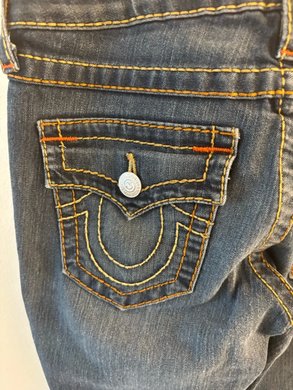True Religion Dark Wash Women’s Jeans - Classic Slim Straight Fit, 27 w, 32 l - Picture 5 of 6